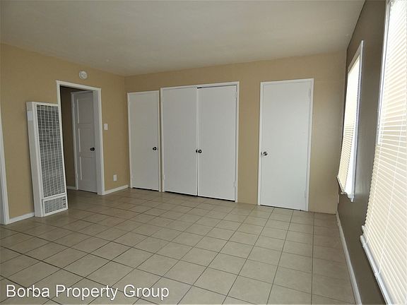 5th image of 5729 California Ave #B
