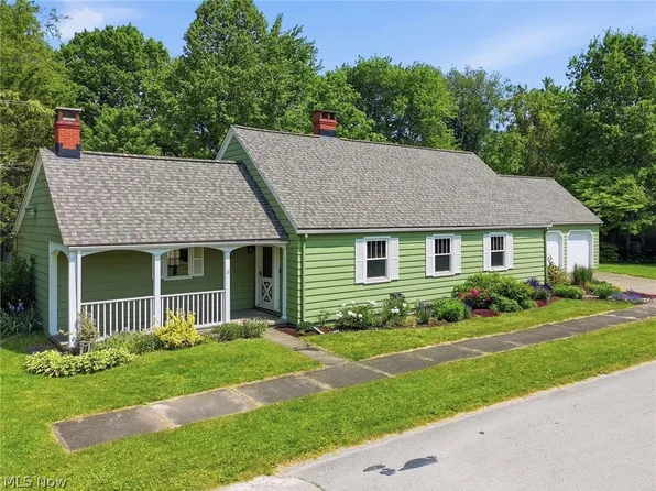 614 Whitney Rd, Conneaut, OH 44030