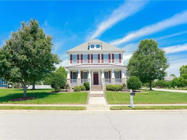 111 Governors Ln, Suffolk, VA 23436