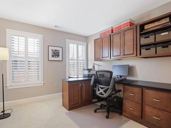 5th image of 2319 N Van Buren Ct