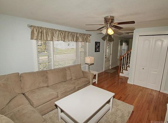 4th image of 5 Grassy Ln