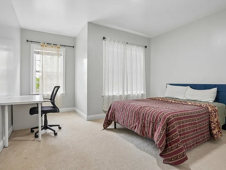 166 Shilling Ave — Photo 17