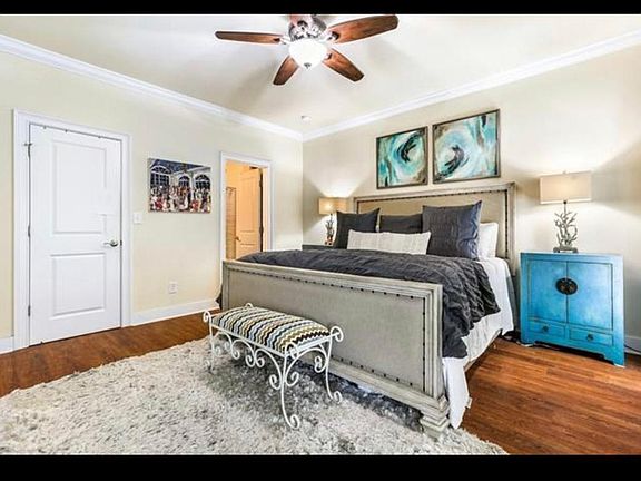 4th image of 6125 Catina St