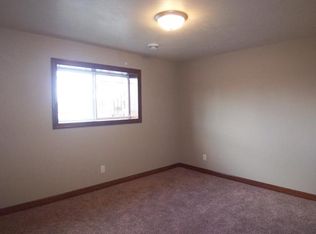 1119 Emerald Cir, Brookings, SD 57006