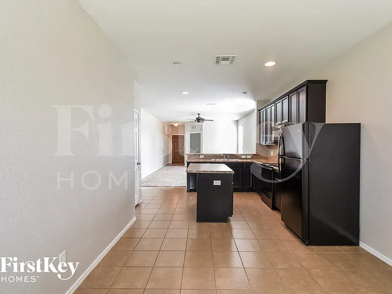 6503 Davenport Bay — Photo 4