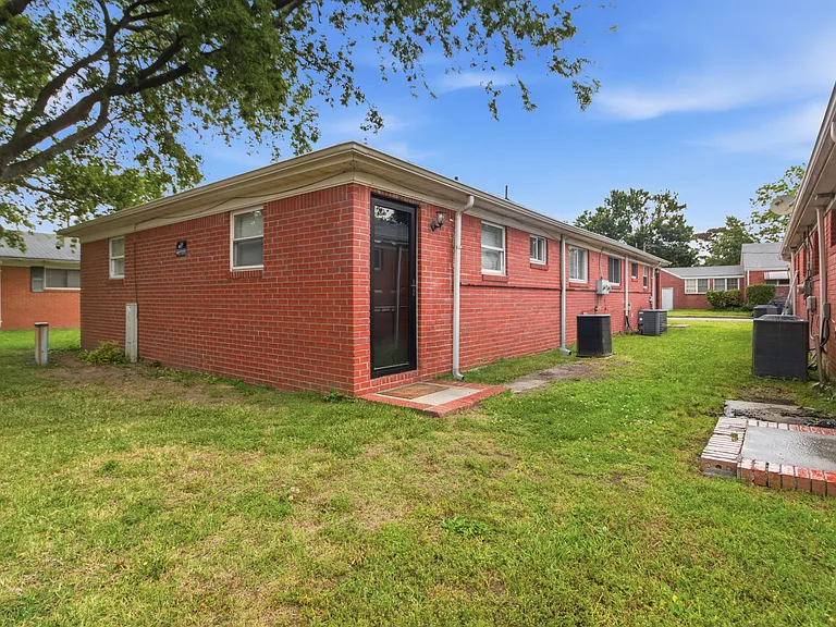 361 Cherry St #B — Photo 16