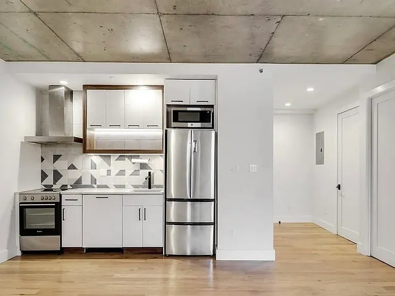 240 Stagg St #4B — Photo 1