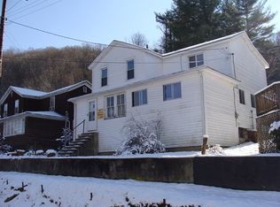 105 Riverside Dr, Richwood, WV 26261