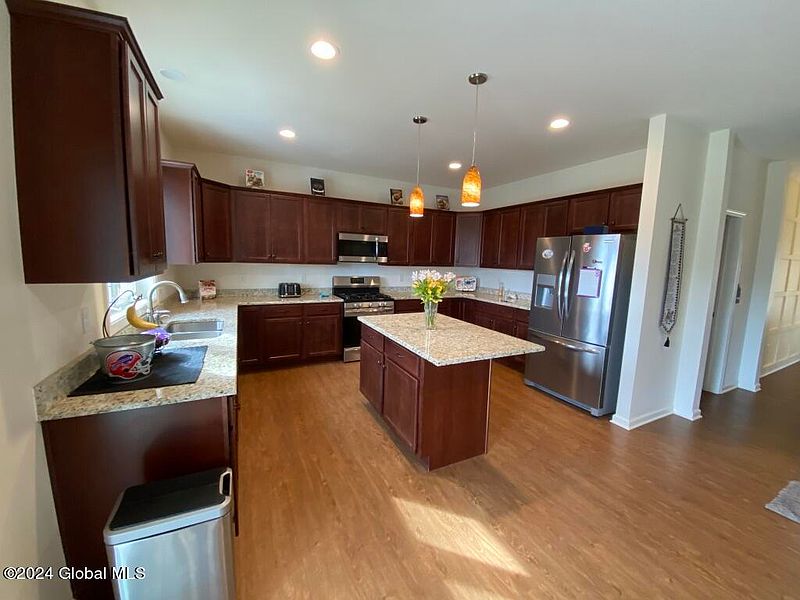 5th image of 126 Richmond Hill Drive