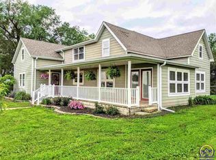 2739 Kingfisher Rd, Hiawatha, KS 66434