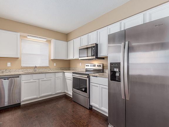 4th image of 60 E Towne Pl #60