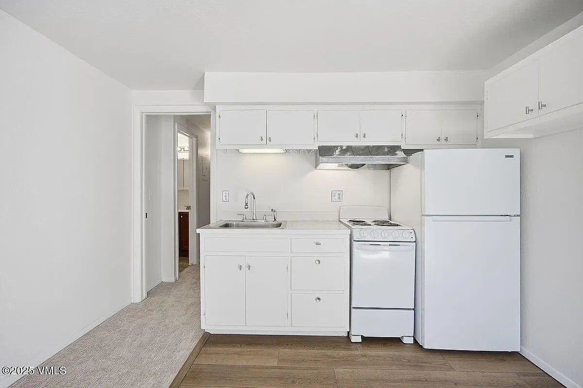 1 bed, 368 sqft, $2,200 — Photo 4