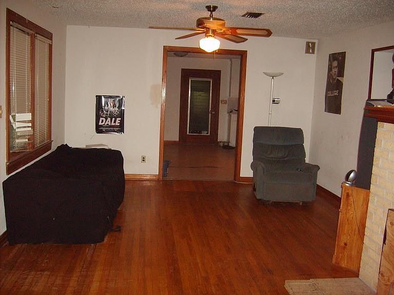 2nd image of 3445 Peoria Rd
