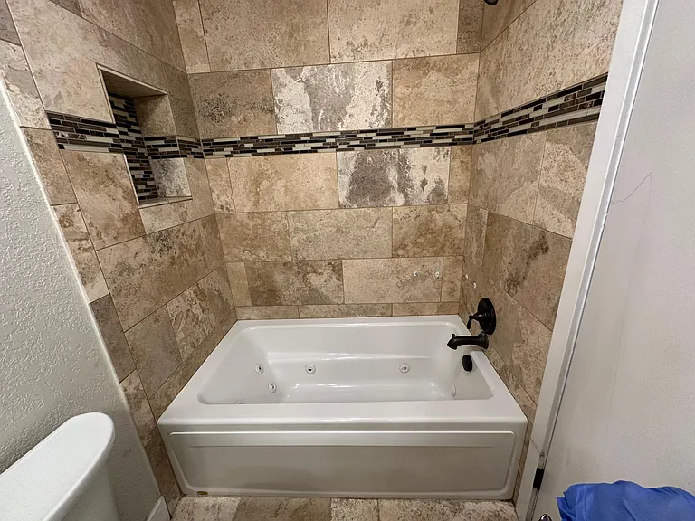 Upstairs full bath