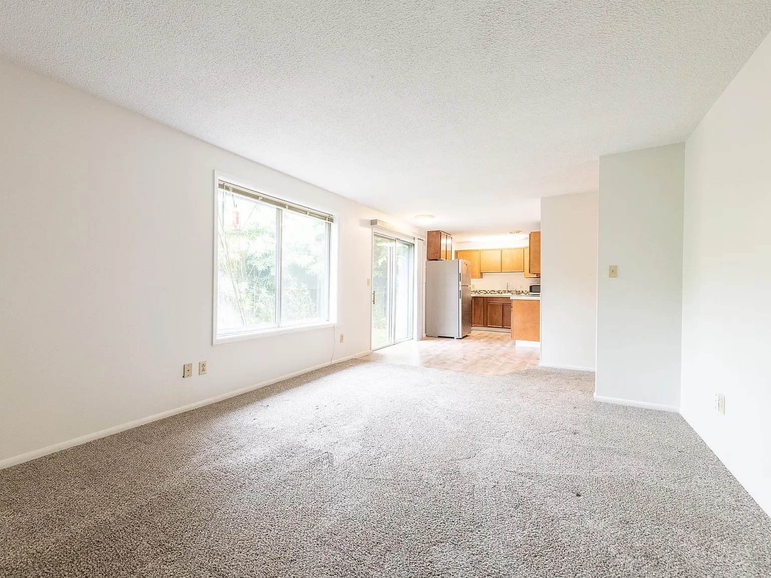 2 bed, 800 sqft, $1,995 — Photo 4