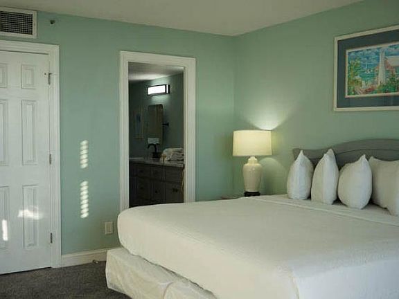 2nd image of 5308 N Ocean Blvd. #901