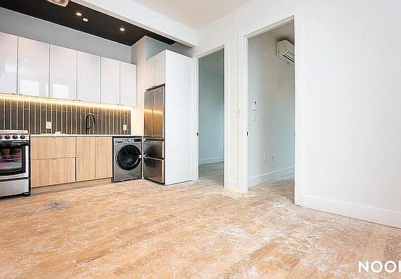 4th image of 987 Bedford Ave #2B