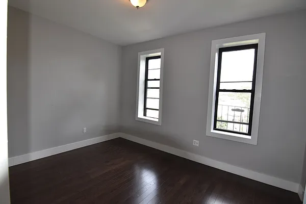 Rented by Zuz Realty | media 11