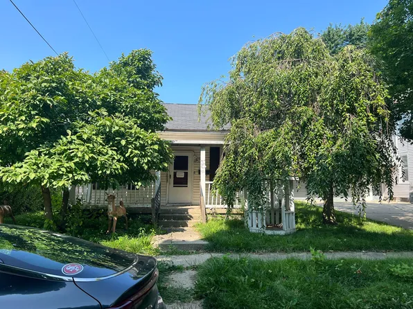 210 S High St, Kenton, OH 43326