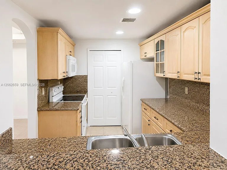 6560 NW 114th Ave #505 — Photo 4