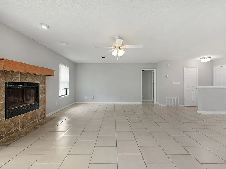 3868 Mariners Dr — Photo 9
