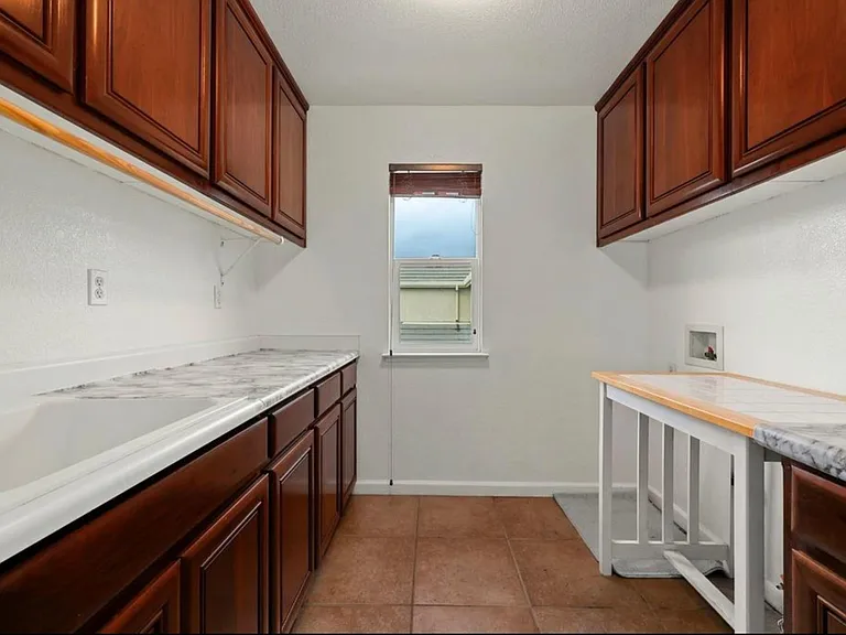 2090 Wisteria Pl — Photo 35