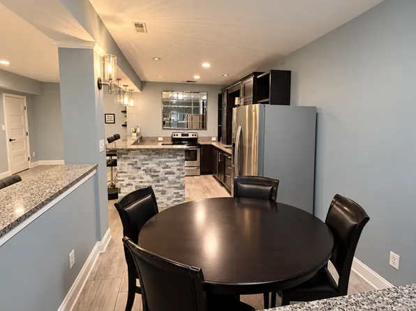10524 Dunn Meadow Rd, Vienna, VA 22182