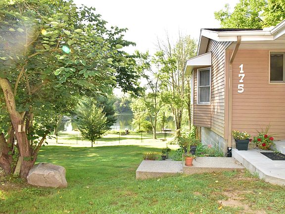 3rd image of 175 40th St