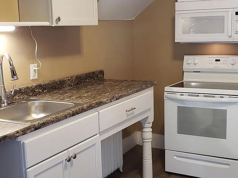 412 Woods Ave SW #4 — Photo 11