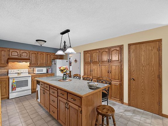 4th image of 4221 WESLAN DRIVE