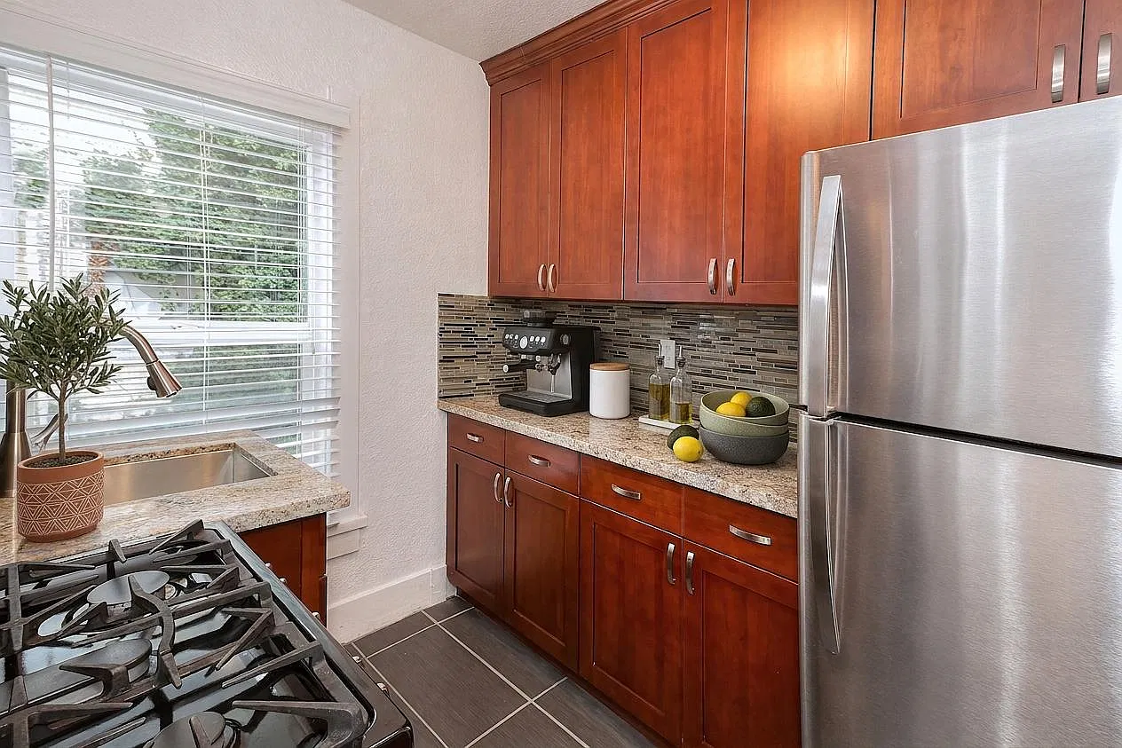 Studio, 335 sqft, $1,375 — Photo 2