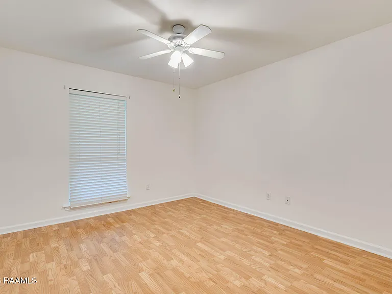115 Tulip Tree Ln — Photo 10
