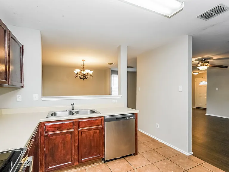 205 Crescent Ridge Dr — Photo 9