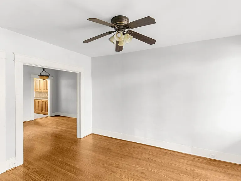 Elmhardt Apartments — Photo 16