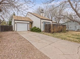 512 Locust Grove Dr, Fort Collins, CO 80521