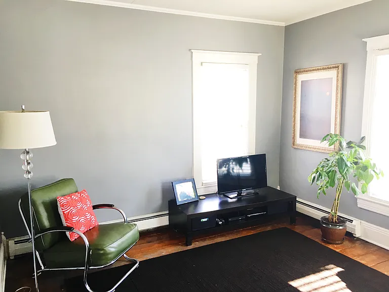 319 Hickory St — Photo 9