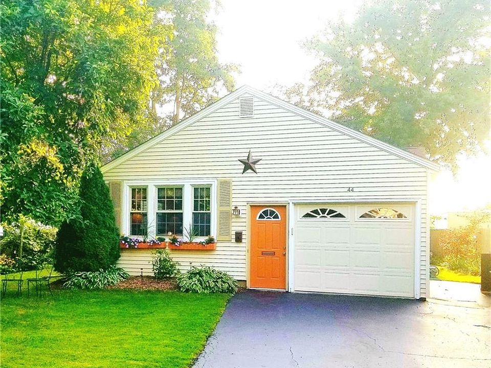 1st image of 44 Carrow St