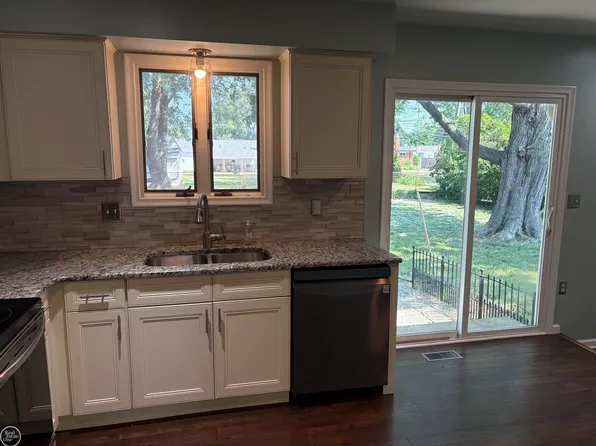 7505-21 Mile Rd, Utica, MI 48316