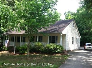 102 Oak Village Dr, Jamestown, NC 27282