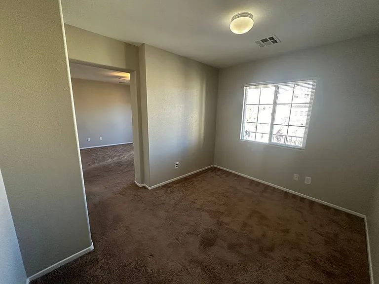10573 Danielson Ave — Photo 16