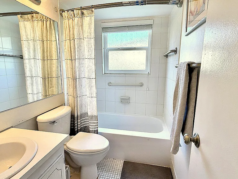 316 Markham Cres — Photo 21