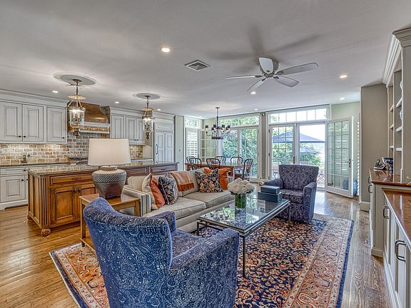 5th image of 245 Tilley Pl
