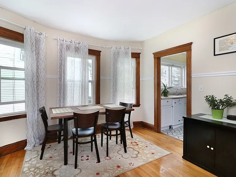 11-13 Holyoke St #1 — Photo 23