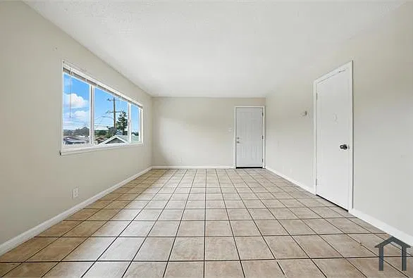 7123 Holly St #C — Photo 10