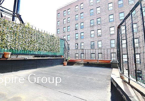 4th image of 110 W 74th St APT 3B