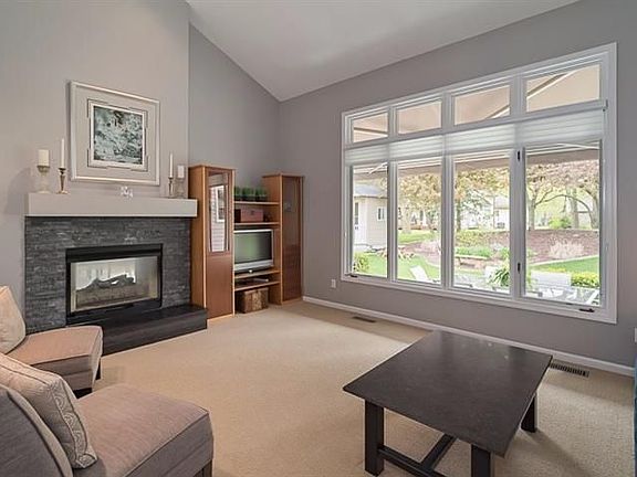 5th image of 213 Quiet Creek Ct