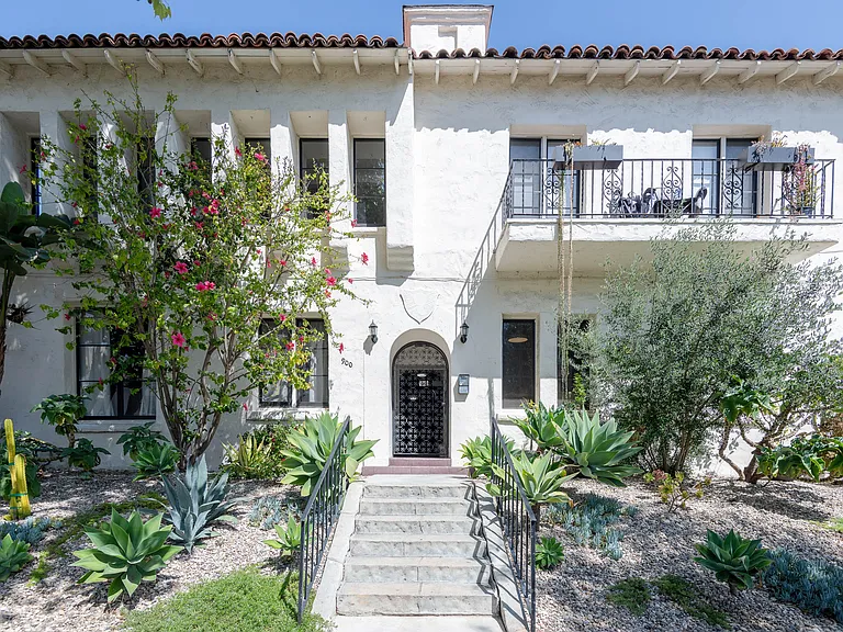 900 S Orange Grove Ave #203 — Photo 4