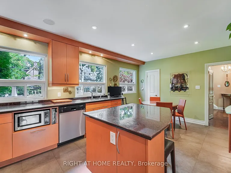 25 Clarendon Ave — Photo 17