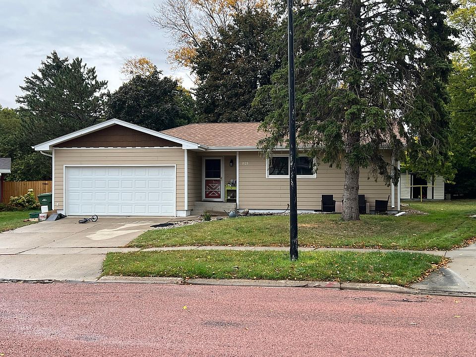 1st image of 1929 Lincoln Ln