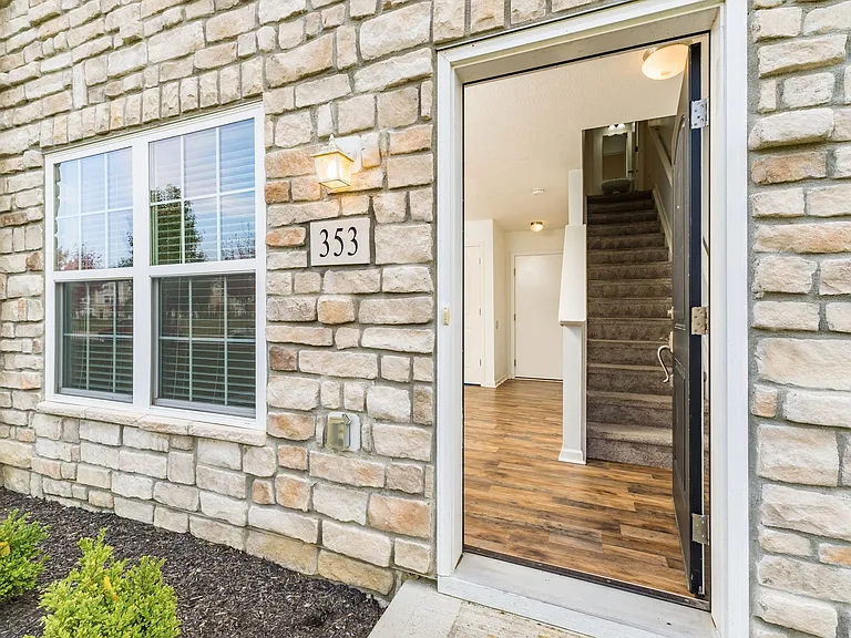 353 Laurel Creek St — Photo 8